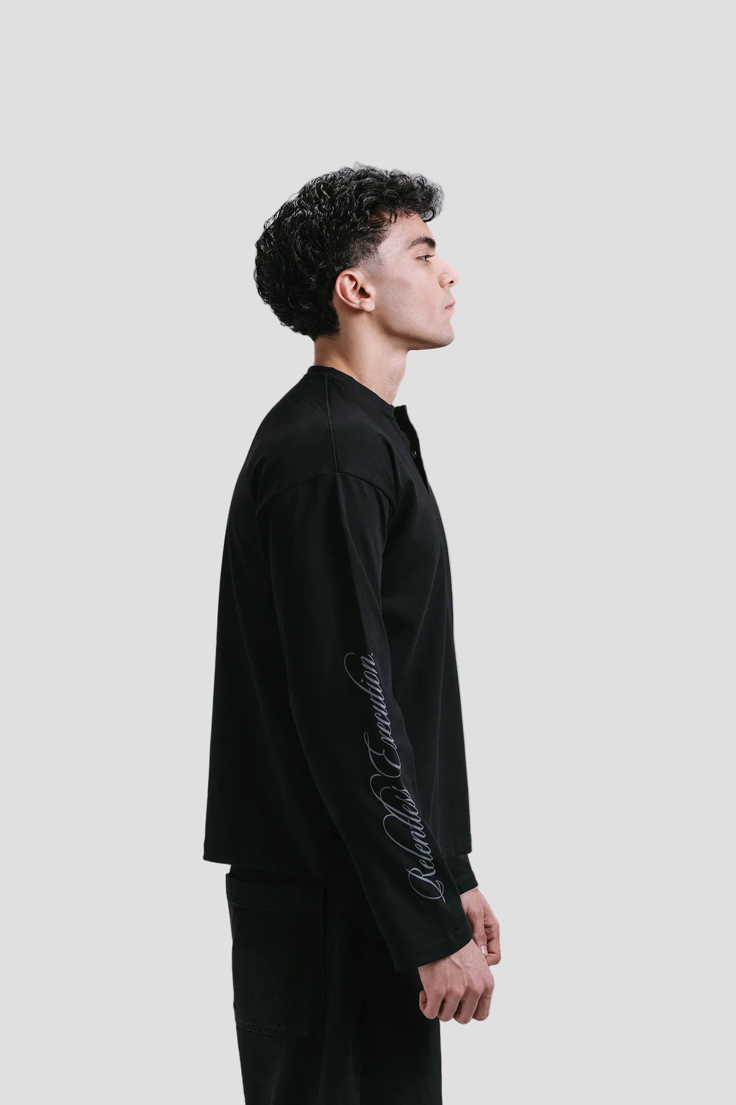 Black Henleyshirt